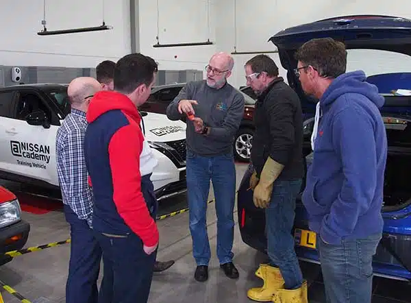 ELVES takes Electric Vehicle Dismantling Training to the Next Level f